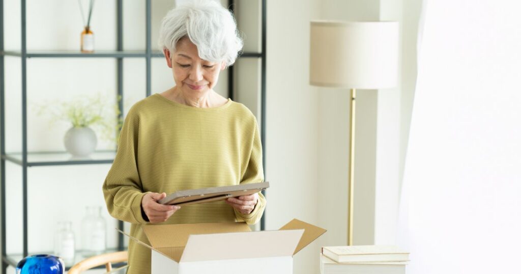 Embracing a New Chapter: How to Ease the Transition to Senior Living 2 How to Ease the Transition to Senior Living