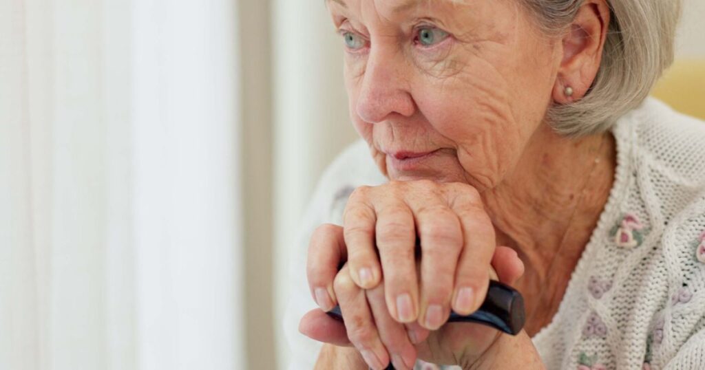 7 Memory Care Warning Signs Families Shouldn't Ignore 2 7 Memory Care Warning Signs Families Shouldn't Ignore