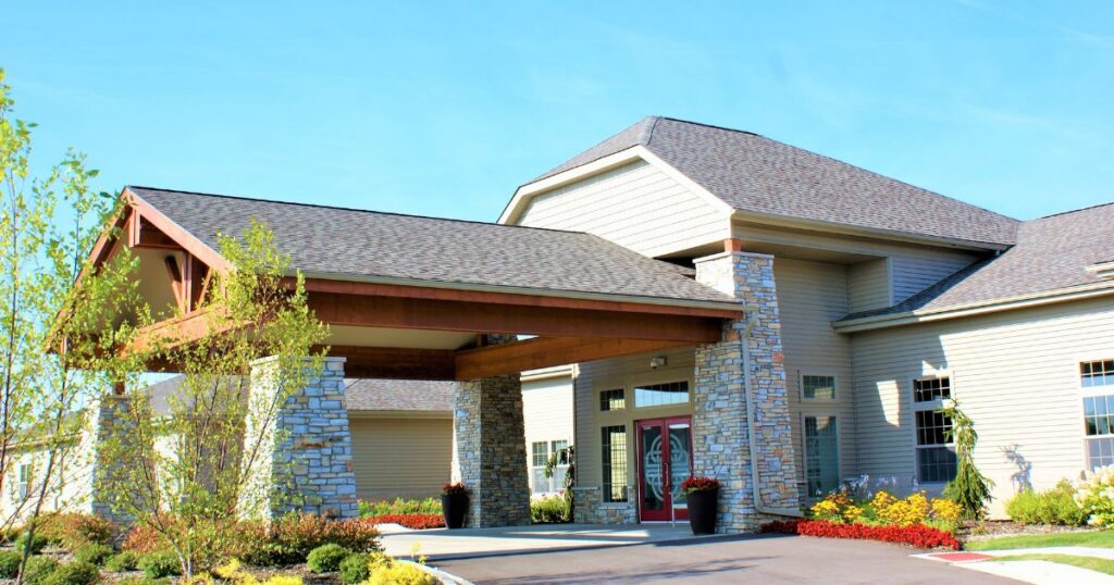 Exploring Senior Living Options in South Lyon: Assisted Living vs. Memory Care